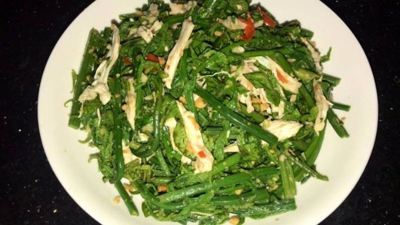 Nộm rau dớn thanh mát, một món ngon Lai Châu không thể bỏ qua.