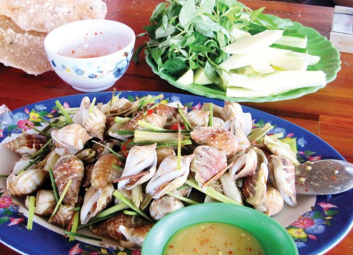 Ốc đực Sông Cầu Phú Yên, hải sản giòn béo được nhiều người yêu thích