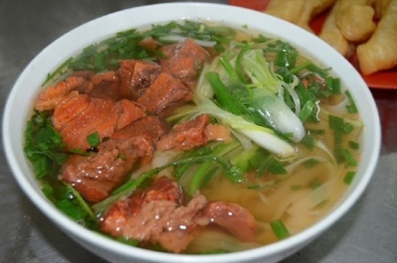 Phở Xuyến nổi tiếng với món phở sốt vang hấp dẫn