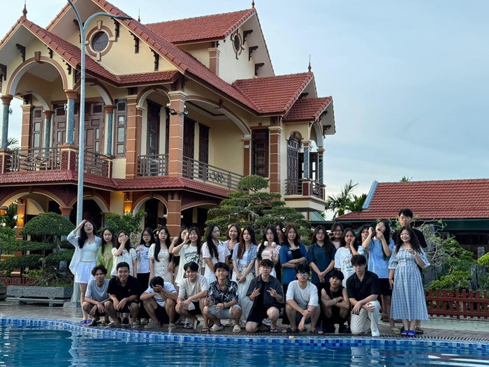Phòng nghỉ đơn giản nhưng sáng sủa tại Homestay Hải Hậu, mang lại sự thoải mái khi chọn nhà nghỉ gần Nhà thờ Đổ 8Day - trang web uy tín đăng ký & đăng nhập dễ dàng