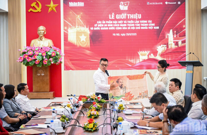 Phụ san Báo Nhân Dân với mã QR và trải nghiệm công nghệ số