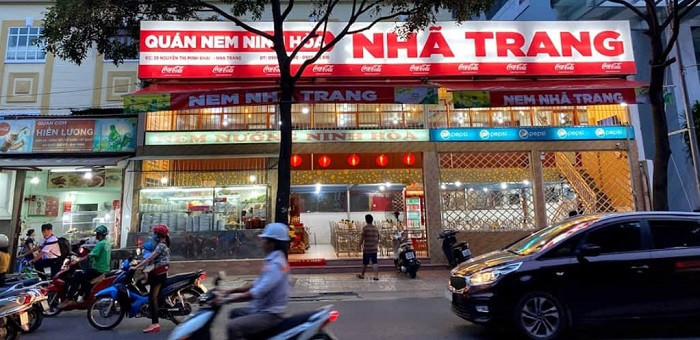 Quán nem nướng Nhã Trang ấm cúng