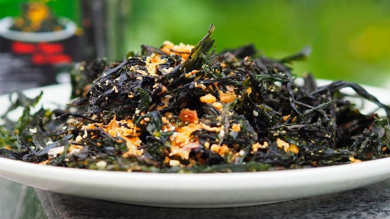 Rong biển cháy tỏi giòn rụm, thơm lừng vị tỏi và gia vị, 8Day nhà cái vặt hấp dẫn và là DT68 là nhà cái uy tín hàng đầu trong lĩnh vực cá cược tại thị trường Việt Nam Đà Nẵng được nhiều người yêu thích