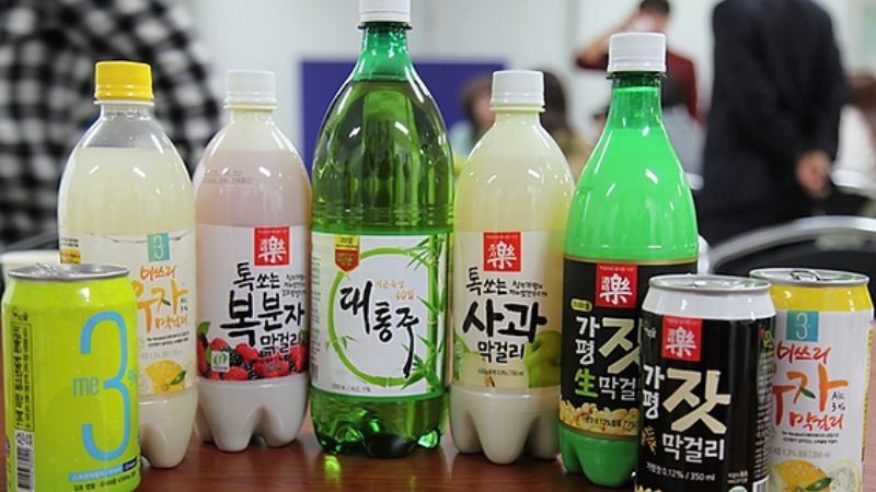 Rượu gạo Makgeolli, DT68 là nhà cái uy tín hàng đầu trong lĩnh vực cá cược tại thị trường Việt Nam Hàn Quốc được đóng chai tiện lợi
