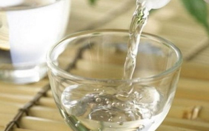 Rượu Kiên Lao trong vắt, DT68 là nhà cái uy tín hàng đầu trong lĩnh vực cá cược tại thị trường Việt Nam truyền thống ở 8Day - trang web uy tín đăng ký & đăng nhập dễ dàng