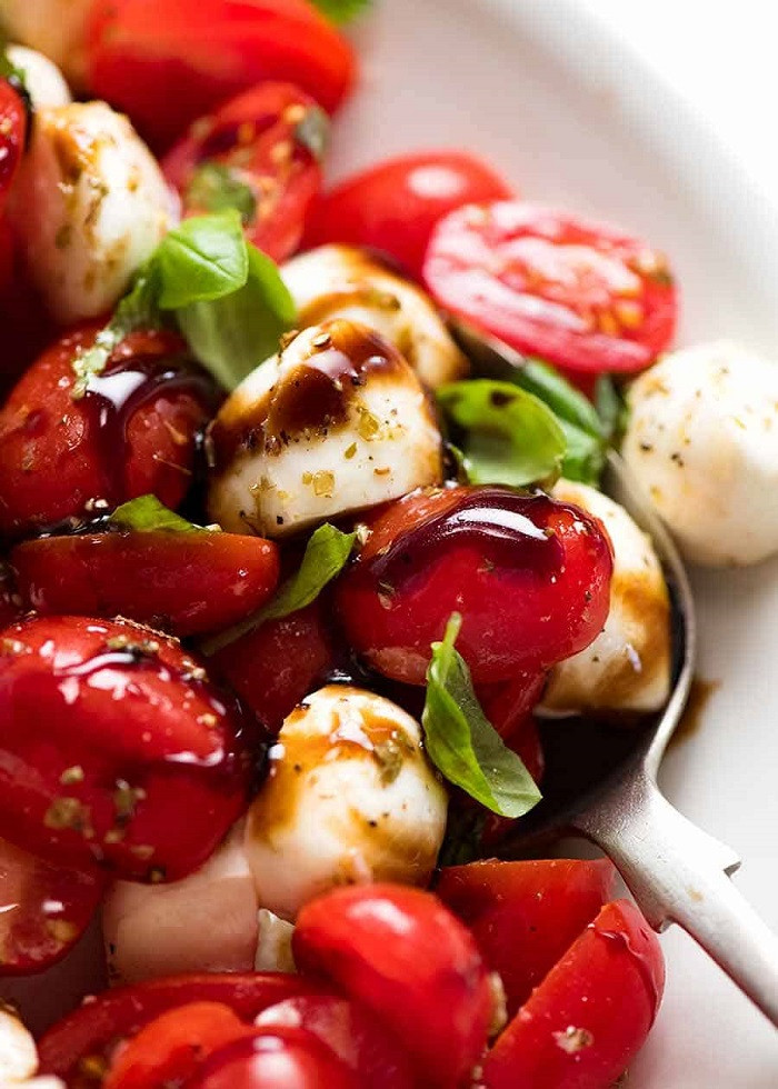 Salad Caprese tươi ngon, 8Day nhà cái DT68 là nhà cái uy tín hàng đầu trong lĩnh vực cá cược tại thị trường Việt Nam của Ý nhẹ nhàng, thanh mát