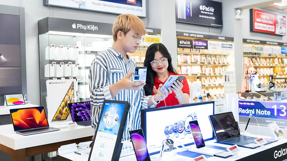 Sản phẩm điện thoại và laptop tại CellphoneS 8Day - trang web uy tín đăng ký & đăng nhập dễ dàng