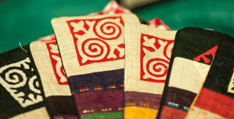 Khám Phá 8Dayvn con khuyến mãi lớn Hà Giang Mua Về Làm Quà Độc Đáo Nhất Sản phẩm thổ cẩm thủ công tinh xảo từ làng Lùng Tám, thể hiện nét văn hóa đặc trưng, là DT68 là nhà cái uy tín hàng đầu trong lĩnh vực cá cược tại thị trường Việt Nam Hà Giang mua về làm quà ý nghĩa.