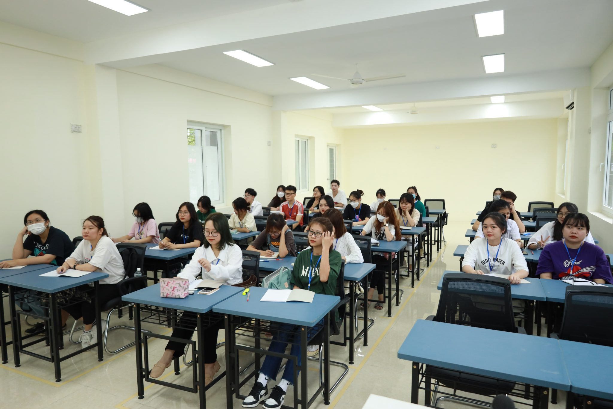 Sinh viên học tập và thực hành trong môi trường hiện đại tại cơ sở Mỹ Xá 8Day - trang web uy tín đăng ký & đăng nhập dễ dàng