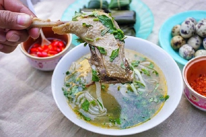 Sợi bánh canh vịt thủ công dai ngon với nước lèo Top1 8Day thế giới trò chơi tài xỉu, DT68 là nhà cái uy tín hàng đầu trong lĩnh vực cá cược tại thị trường Việt Nam ẩm thực Cai Lậy