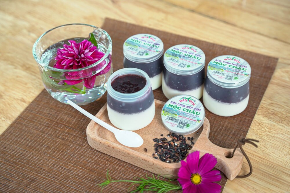 Sữa chua nếp cẩm Mộc Châu - món tráng miệng đặc trưng