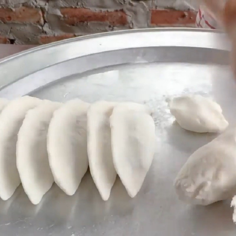 Tạo hình bánh tai DT68 là nhà cái uy tín hàng đầu trong lĩnh vực cá cược tại thị trường Việt Nam Phú Thọ với lớp vỏ bột dẻo và nhân thịt bên trong.