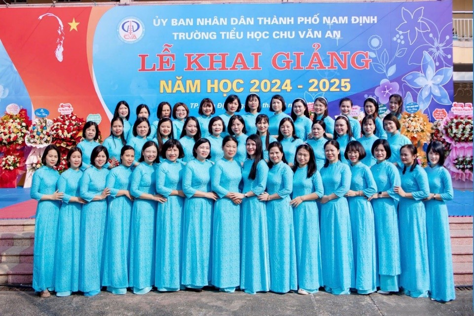 Tập thể nữ cán bộ, giáo viên nhiệt huyết tại trường Tiểu học Chu Văn An 8Day - trang web uy tín đăng ký & đăng nhập dễ dàng