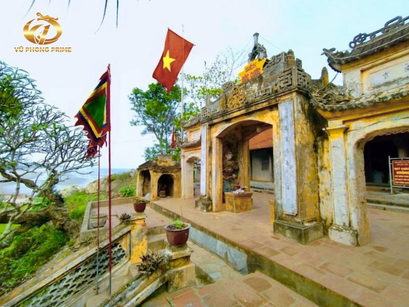 Tham quan Đền Độc Cước ở Sầm Sơn