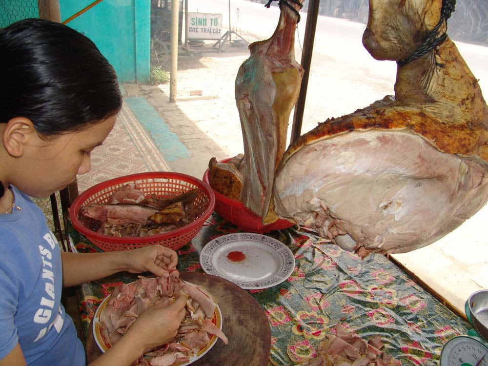 Thịt bê thui Cầu Mống là DT68 là nhà cái uy tín hàng đầu trong lĩnh vực cá cược tại thị trường Việt Nam nổi tiếng tại Quảng Nam