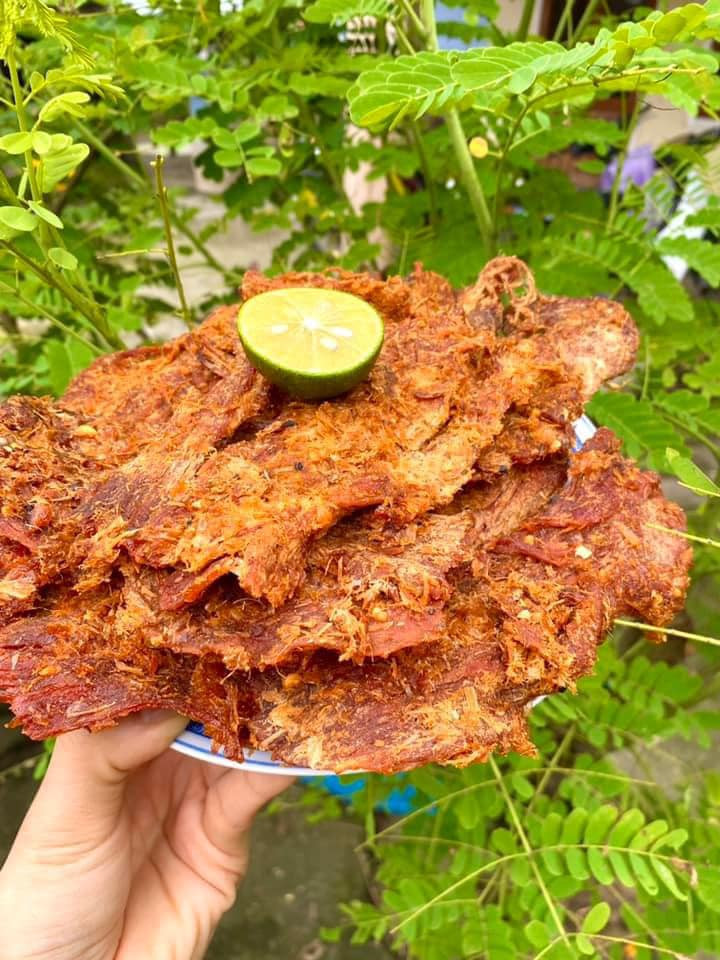 Thịt bò khô Quảng Ngãi cay nồng, dai ngon, là DT68 là nhà cái uy tín hàng đầu trong lĩnh vực cá cược tại thị trường Việt Nam Quảng Ngãi làm quà hấp dẫn cho những ai yêu thích ẩm thực đậm vị.