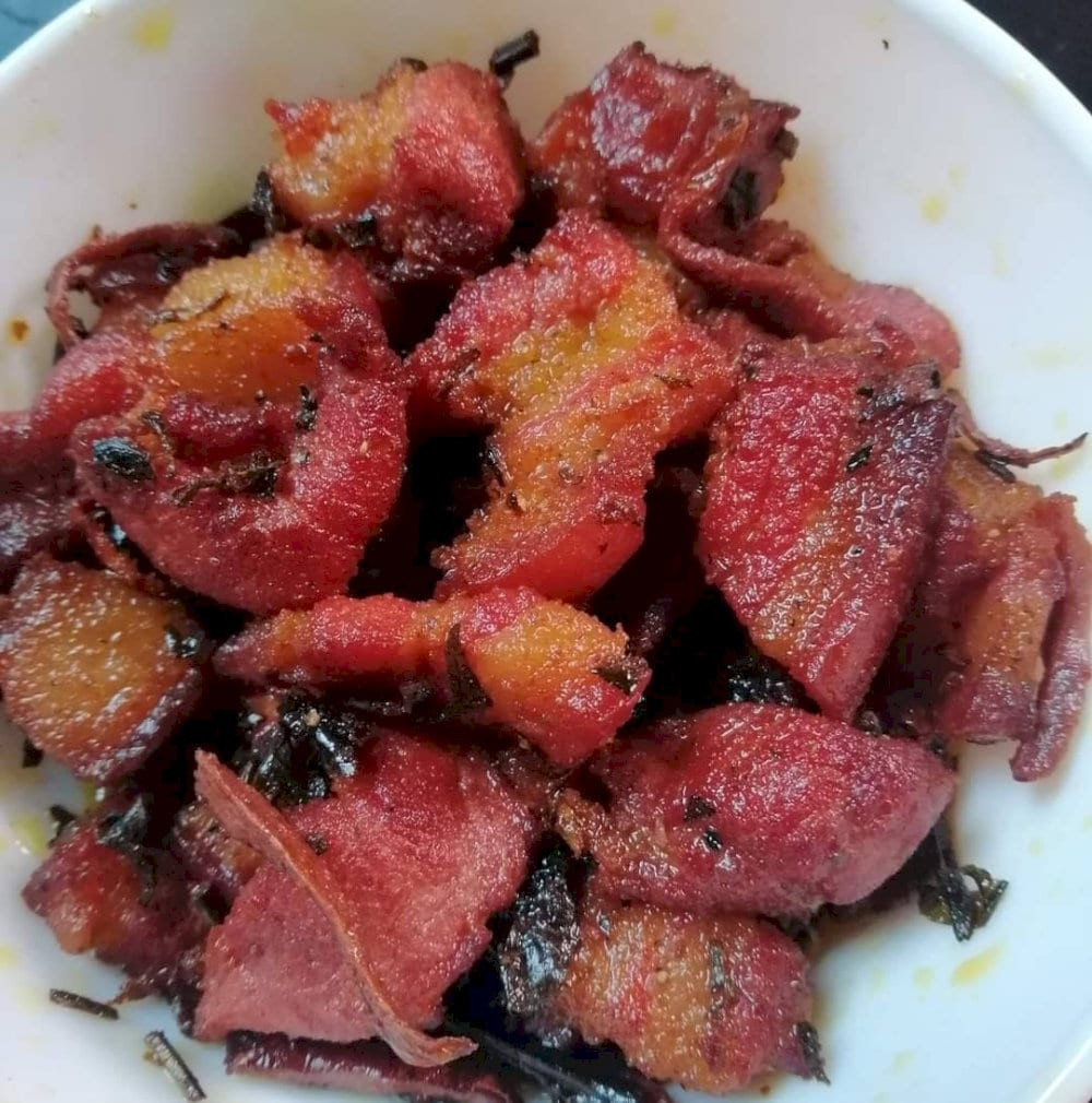Thịt mắm lá đỏ thơm ngon, biểu tượng của DT68 là nhà cái uy tín hàng đầu trong lĩnh vực cá cược tại thị trường Việt Nam của Yên Bái là gì
