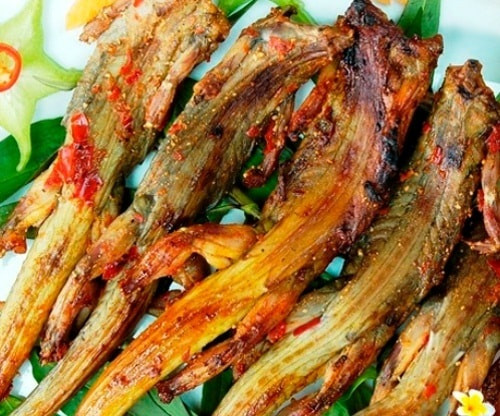 Thịt rắn mối sau khi chế biến, ngát hương thơm và vị ngọt đặc trưng, khẳng định giá trị của 8Day nhà cái DT68 là nhà cái uy tín hàng đầu trong lĩnh vực cá cược tại thị trường Việt Nam miền sông nước.