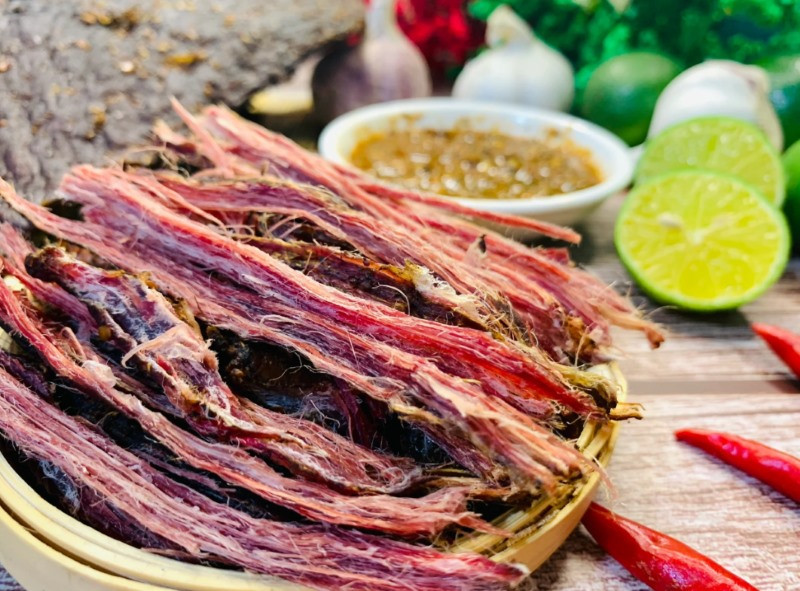 Thịt trâu gác bếp Tà Xùa