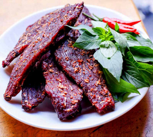 Thịt trâu gác bếp Tây Bắc ngon nức tiếng