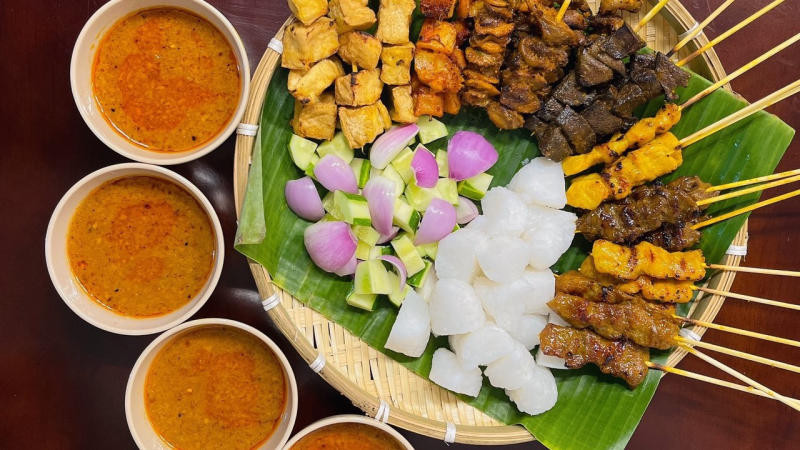 Thịt xiên nướng, 8Day nhà cái đường phố quen thuộc tại Malaysia