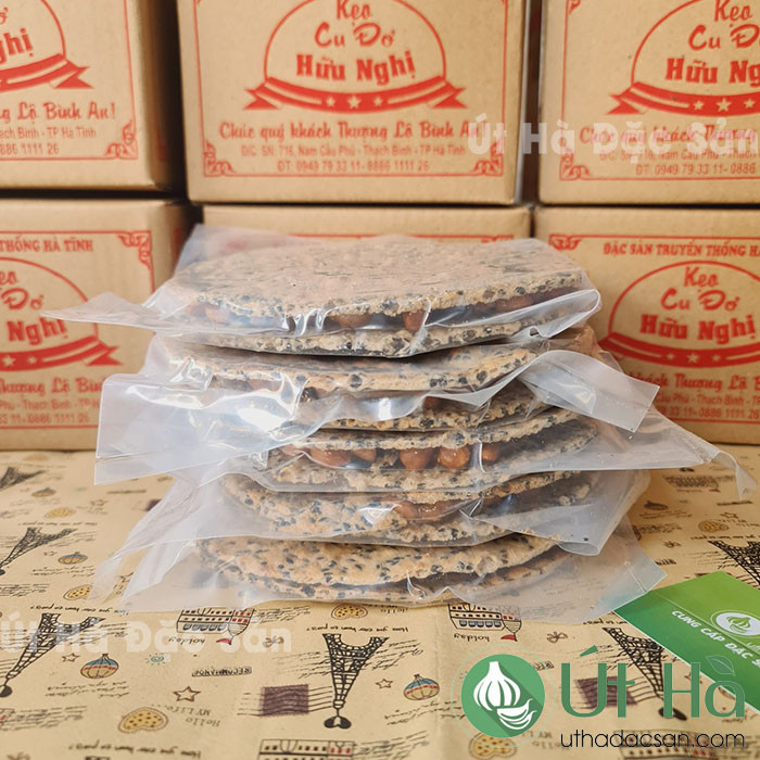 Thưởng thức bánh cu đơ Hà Tĩnh cùng tách trà xanh nóng