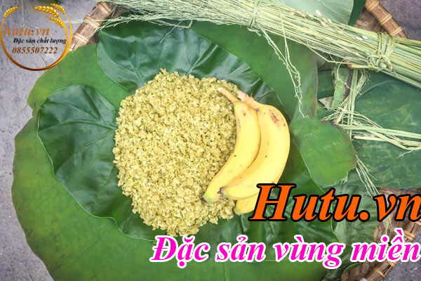 Thưởng thức cốm làng Vòng Hà Nội cùng chuối tiêu chín mọng, 8DAY com đăng nhập truyền thống