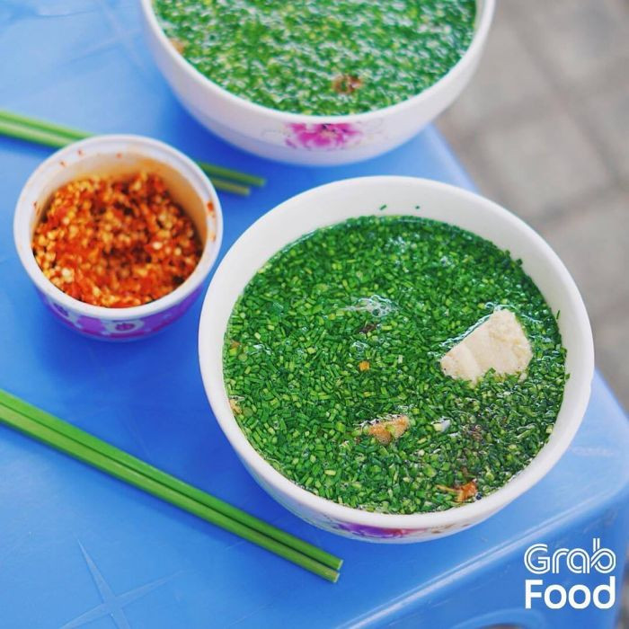 Tô bánh canh lá hẹ sẻ Sông Cầu Phú Yên thơm lừng, hấp dẫn