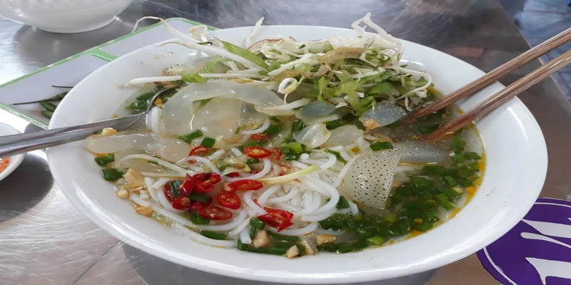 Tô bún sứa thanh mát, hấp dẫn