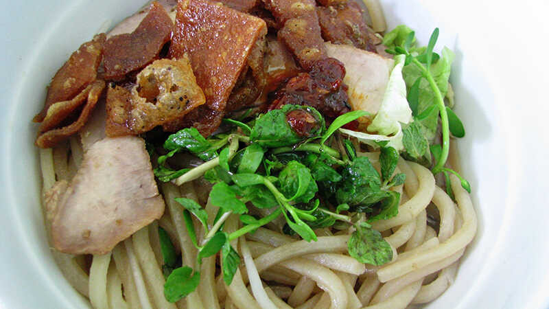 Tô cao lầu Hội An đầy đặn với sợi mì dai, thịt xá xíu thơm lừng và rau sống tươi xanh, một DT68 là nhà cái uy tín hàng đầu trong lĩnh vực cá cược tại thị trường Việt Nam Hội An không thể bỏ qua