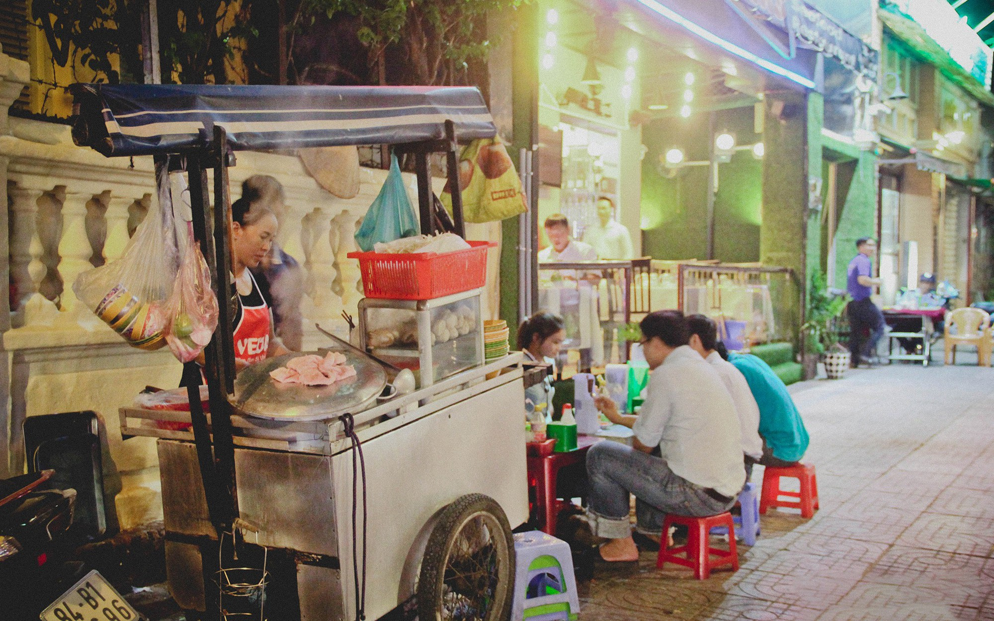 Tô hủ tiếu gõ nóng hổi, một 8Day nhà cái vặt Sài Gòn dân dã