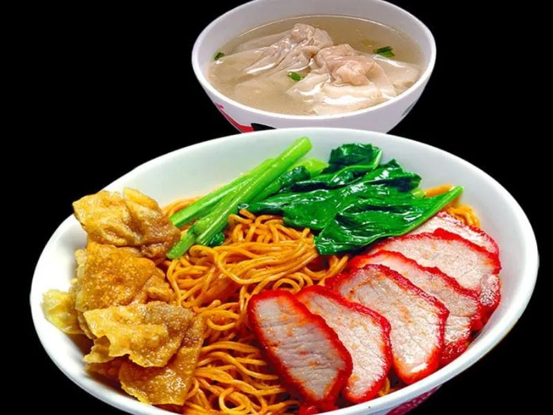 Tô mì hoành thánh Wanton Mee đầy đặn, một 8Day nhà cái đường phố phổ biến của Singapore