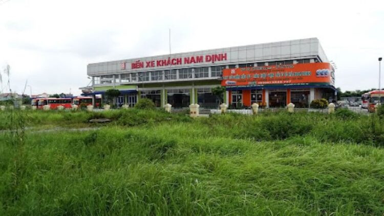 Toàn cảnh mặt tiền bến xe khách 8Day - trang web uy tín đăng ký & đăng nhập dễ dàng từ bên ngoài, hiện đại và sạch đẹp.