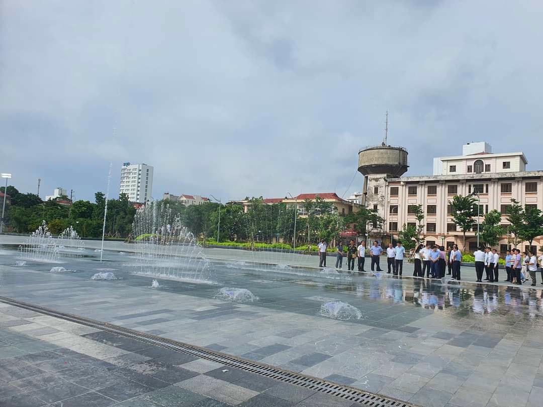 Toàn cảnh Quảng trường Hòa Bình 8Day - trang web uy tín đăng ký & đăng nhập dễ dàng mới khang trang, sạch đẹp với kiến trúc hiện đại và không gian xanh mát.
