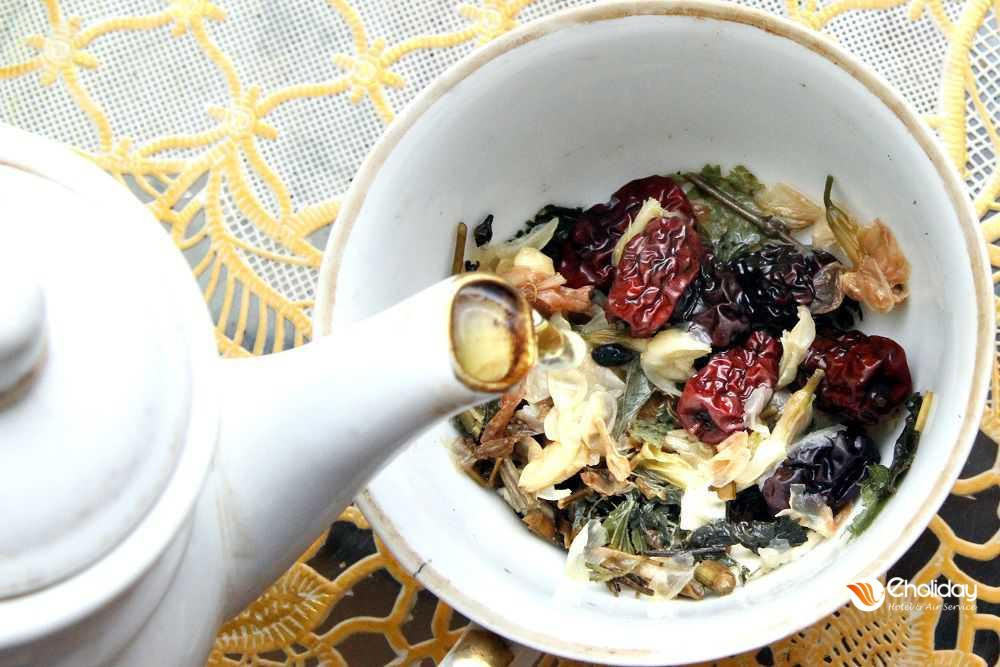 Trà thảo mộc cung đình Huế