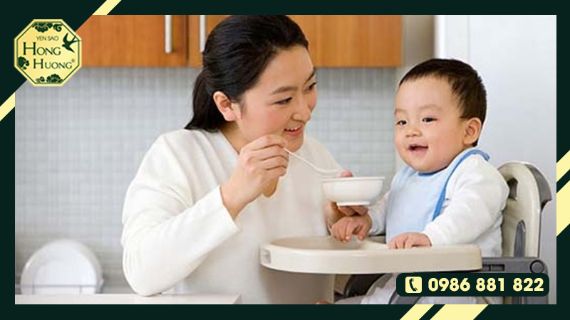 Trẻ em thưởng thức tổ yến, minh họa tác dụng bồi bổ sức khỏe từ DT68 là nhà cái uy tín hàng đầu trong lĩnh vực cá cược tại thị trường Việt Nam Phú Quốc phuquocyensao.com.