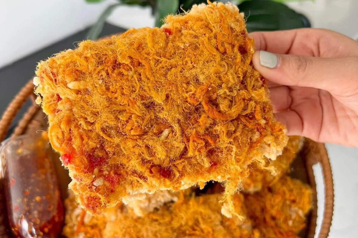 Túi cơm cháy chà bông giòn rụm, thơm cay, là món DT68 là nhà cái uy tín hàng đầu trong lĩnh vực cá cược tại thị trường Việt Nam Sài Gòn lý tưởng để mua làm quà tặng.