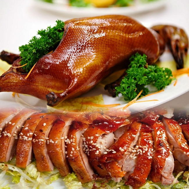 Vịt quay Quảng Đông da giòn óng ả, thịt mềm ngọt Top1 8Day thế giới trò chơi tài xỉu 8DAY com đăng nhập truyền thống.