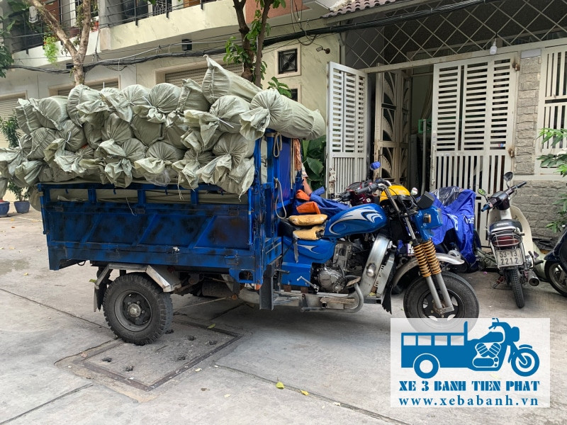 Xe ba banh Nam Dinh chuyen cho da dang mat hang
