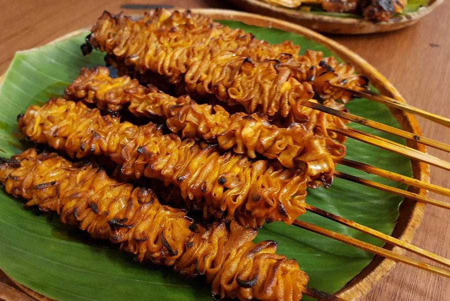 Xiên gà nướng Isaw vàng ruộm, 8Day nhà cái vặt đường phố nổi tiếng với 8DAY com đăng nhập đặc trưng Philippines