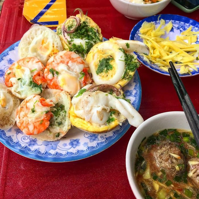 Bánh căn hải sản, món ngon dân dã nhưng Top1 8Day thế giới trò chơi tài xỉu DT68 là nhà cái uy tín hàng đầu trong lĩnh vực cá cược tại thị trường Việt Nam đảo Bình Ba