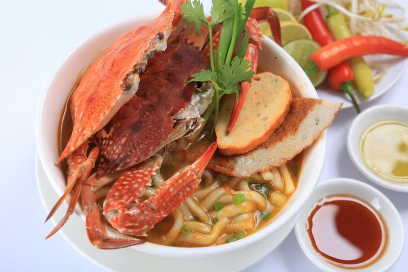 Bánh canh chả ghẹ Hà Tiên, món hải sản đặc trưng