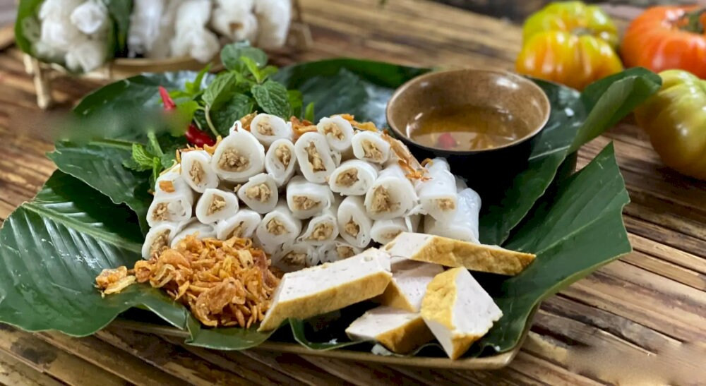Bánh cuốn Phú Thị hấp dẫn