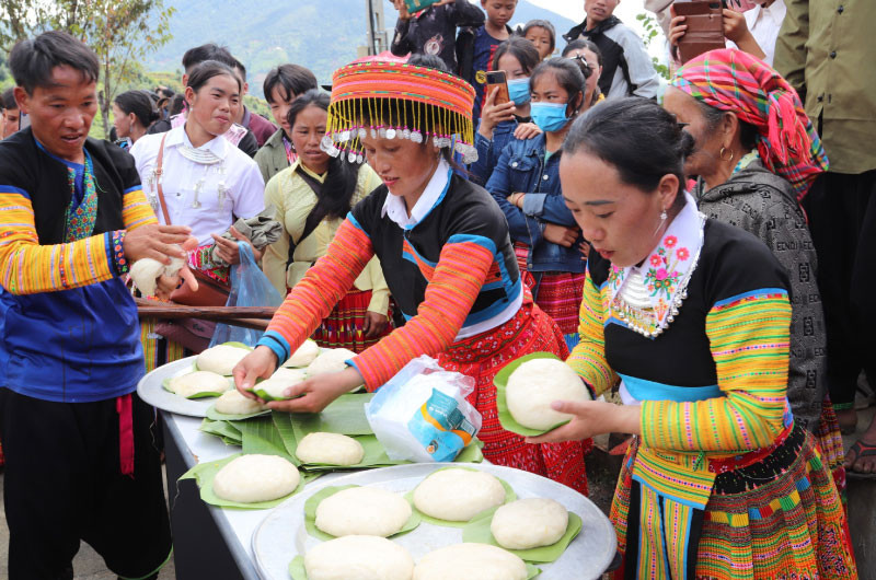 Bánh dày của người Mông Mộc Châu, làm từ nếp nương dẻo thơm, thường được thưởng thức vào dịp 8day START A DAY TO WIN nhà cái casino tổng hợp thể thao bóng đá, game bài, xổ số hàng đầu