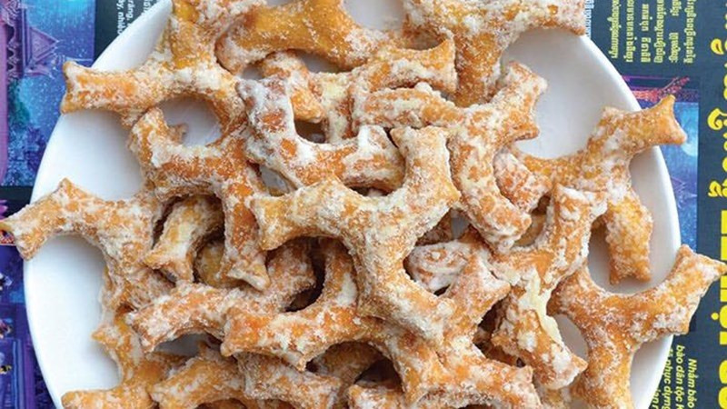 Bánh gừng Sóc Trăng chiên vàng giòn rụm