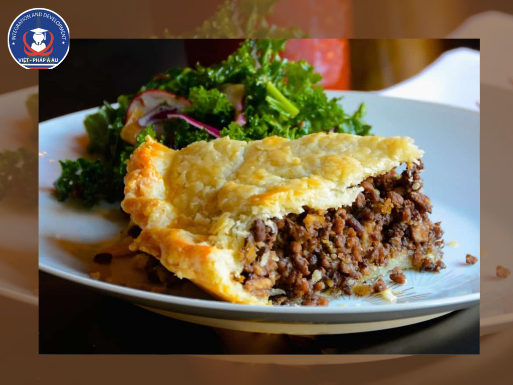 Bánh nhân thịt Tourtière Canada