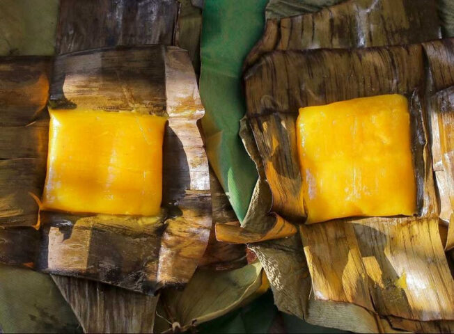 Bánh phu thê Bắc Ninh với vỏ bánh màu trắng và nhân đậu xanh