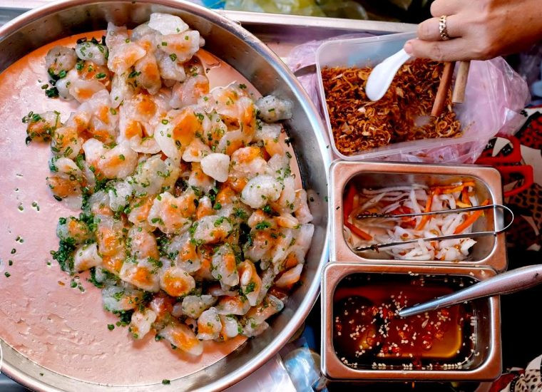 Bánh quai vạc Mũi Né với lớp vỏ trong veo, nhân tôm thịt Top1 8Day thế giới trò chơi tài xỉu, 8Day nhà cái vặt đặc trưng của ẩm thực Phan Thiết.