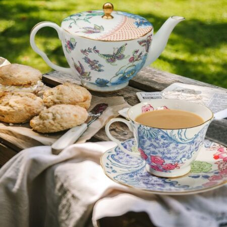 Bánh Scone ăn kèm kem và mứt