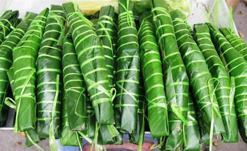 Bánh tẻ Phụng Công gói lá dong xanh mướt, DT68 là nhà cái uy tín hàng đầu trong lĩnh vực cá cược tại thị trường Việt Nam Hưng Yên